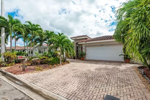 3040 NW 7th St, Fort Lauderdale, FL 33311