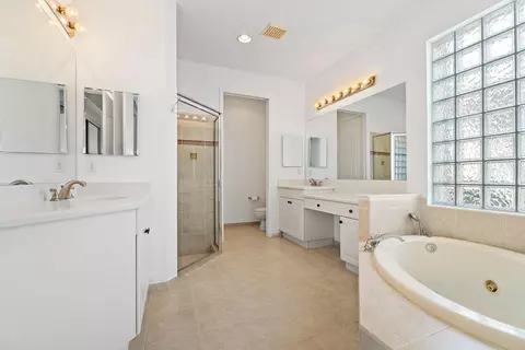 Bath - 5183 SE Graham Dr, Stuart, FL 34997 photo 1 of 7