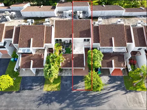 6479 Racquet Club Dr, Lauderhill, FL 33319