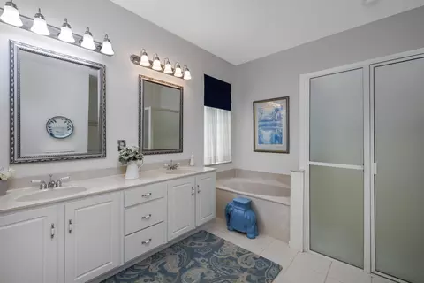 Bath - 2986 SE Kingsmill Pl, Stuart, FL 34997 photo 1 of 3