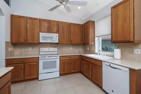 Kitchen - 2986 SE Kingsmill Pl, Stuart, FL 34997 photo 1 of 3