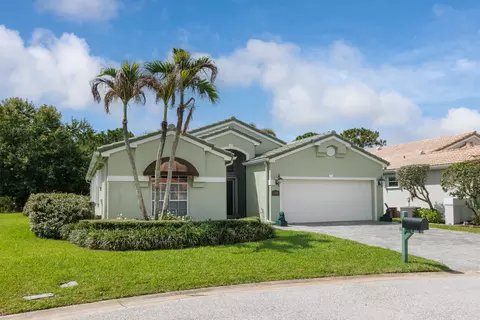 Exterior - 2986 SE Kingsmill Pl, Stuart, FL 34997 photo 10 of 11