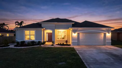 5681 NW Croton Ave, Port Saint Lucie, FL 34986