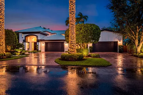 389 Oregon Ln, Boca Raton, FL 33487
