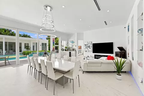 110 NE 16th Pl, Fort Lauderdale, FL 33305