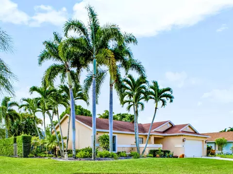 65 Cedar Ln, Boynton Beach, FL 33436