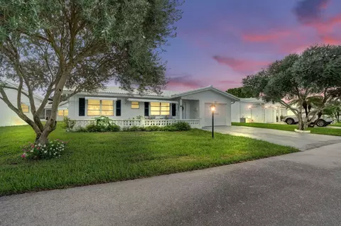 2012 SW 18th Dr, Boynton Beach, FL 33426
