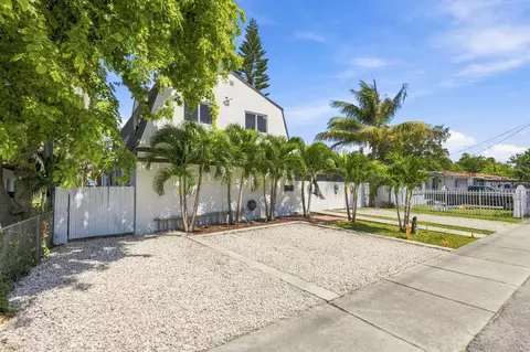 2805 NW 11th St, Miami, FL 33125