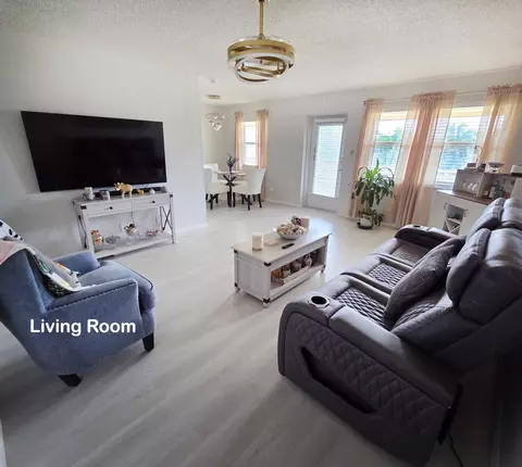 327 Chatham Chatham P #327, West Palm Beach, FL 33417
