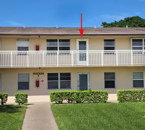 327 Chatham Chatham P #327, West Palm Beach, FL 33417