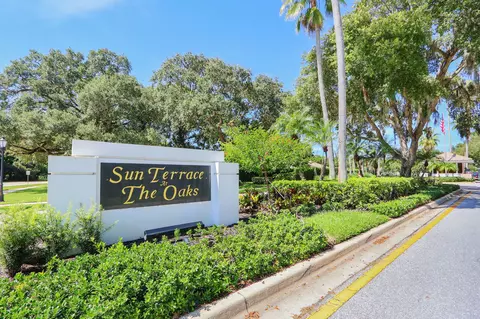 8701 Chapman Oak Ct, Palm Beach Gardens, FL 33410