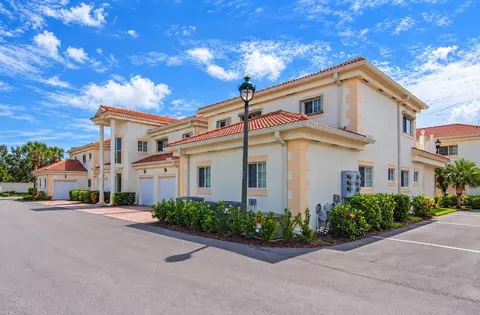 520 7th Sq, Vero Beach, FL 32962