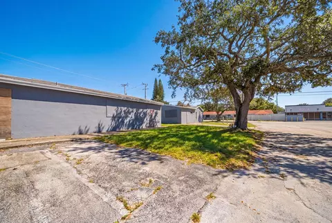 6611 Moseley St, Hollywood, FL 33024