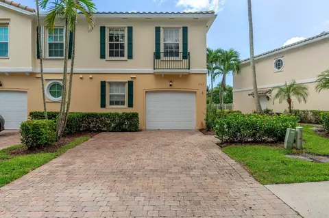 203 Fortuna Dr, Palm Beach Gardens, FL 33410