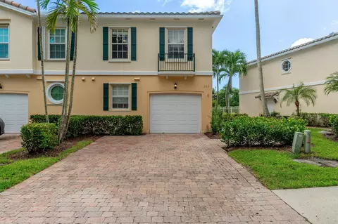 203 Fortuna Dr, Palm Beach Gardens, FL 33410