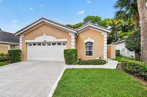 174 Harbor Lake Cir, Greenacres, FL 33413