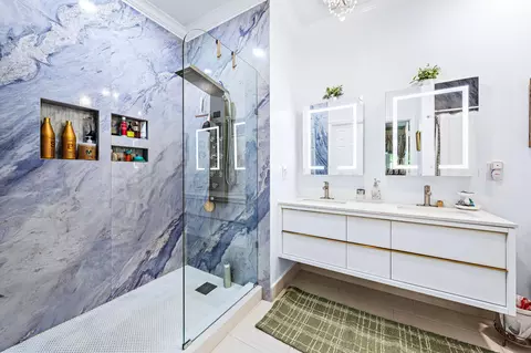 Bath - 111 Lighthouse Cir #D, Tequesta, FL 33469 photo 3 of 4