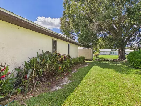 Exterior - 1410 SE 8th Dr, Okeechobee, FL 34974 photo 5 of 9
