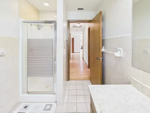 Bath - 1410 SE 8th Dr, Okeechobee, FL 34974 photo 3 of 5