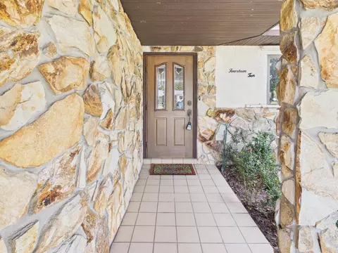 Exterior - 1410 SE 8th Dr, Okeechobee, FL 34974 photo 3 of 9