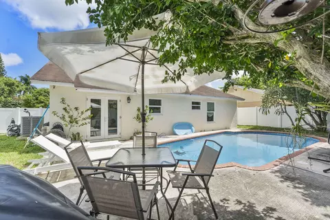 Exterior - 14529 Sunset Pine Dr, Delray Beach, FL 33445 photo 2 of 6