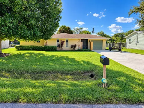 4909 Seagrape Dr, Fort Pierce, FL 34982
