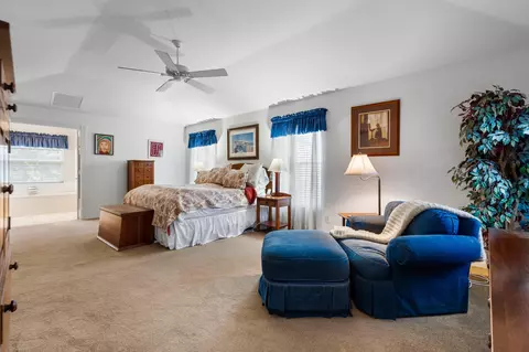 Bedroom - 572 Scrubjay Ln, Jupiter, FL 33458 photo 2 of 6
