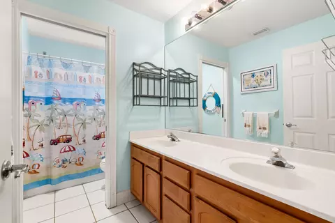 Bath - 572 Scrubjay Ln, Jupiter, FL 33458 photo 6 of 6