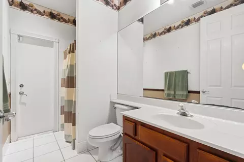 Bath - 572 Scrubjay Ln, Jupiter, FL 33458 photo 1 of 6