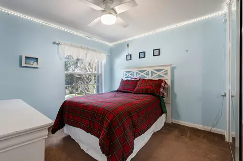 Bedroom - 572 Scrubjay Ln, Jupiter, FL 33458 photo 5 of 6