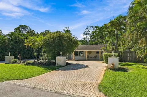 5660 Lee Dr, West Palm Beach, FL 33415