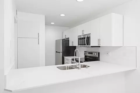 3402 Gardens E Dr, Palm Beach Gardens, FL 33410