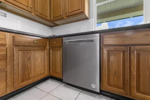 Kitchen - 1455 NW 160th St, Okeechobee, FL 34972 photo 8 of 10