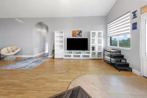 Living - 1455 NW 160th St, Okeechobee, FL 34972 photo 3 of 4