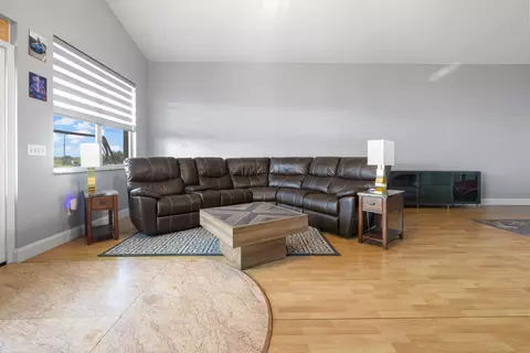 Living - 1455 NW 160th St, Okeechobee, FL 34972 photo 2 of 4