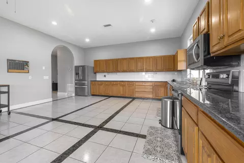 Kitchen - 1455 NW 160th St, Okeechobee, FL 34972 photo 4 of 10