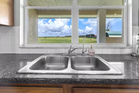 Kitchen - 1455 NW 160th St, Okeechobee, FL 34972 photo 6 of 10
