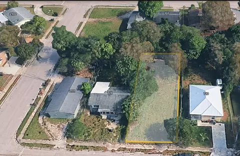 712 N 22nd St, Fort Pierce, FL 34950