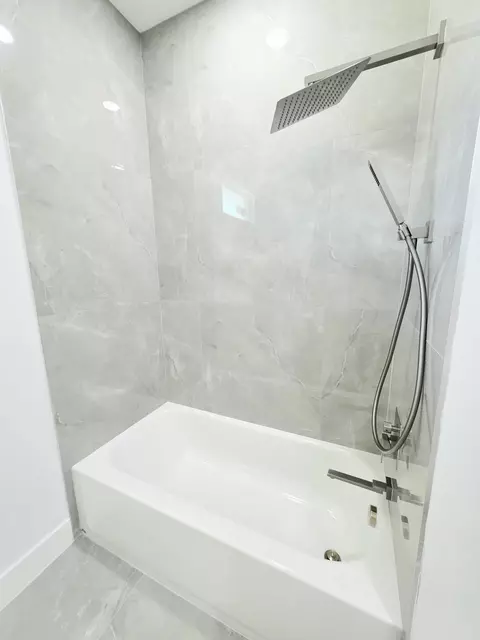Bath - 3422 NW 24th Ave, Okeechobee, FL 34972 photo 6 of 6