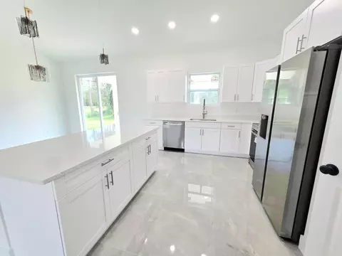Kitchen - 3422 NW 24th Ave, Okeechobee, FL 34972 photo 2 of 5
