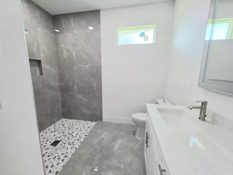 Bath - 3422 NW 24th Ave, Okeechobee, FL 34972 photo 1 of 6