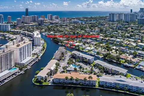 460 Paradise Isle Blvd #101, Hallandale Beach, FL 33009