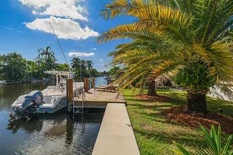 2408 NE 17th Ter, Wilton Manors, FL 33305