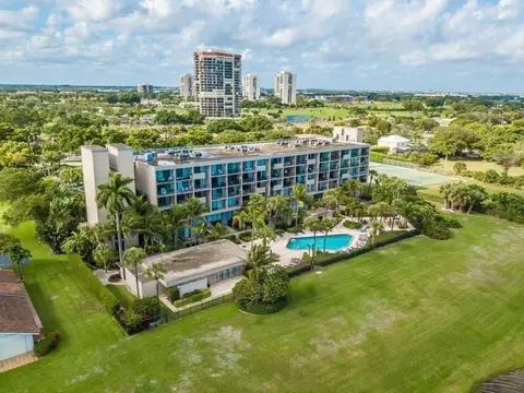 1830 Embassy Dr #112, West Palm Beach, FL 33401