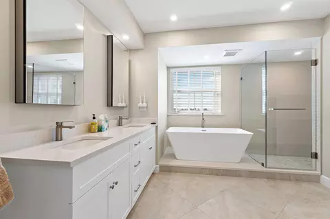 Bath - 1660 S Highway A1a #151, Jupiter, FL 33477 photo 1 of 4
