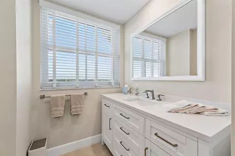Bath - 1660 S Highway A1a #151, Jupiter, FL 33477 photo 3 of 4