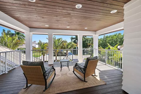 Exterior - 19 Island Rd, Stuart, FL 34996 photo 4 of 11