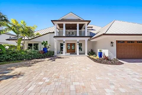 Exterior - 19 Island Rd, Stuart, FL 34996 photo 10 of 11