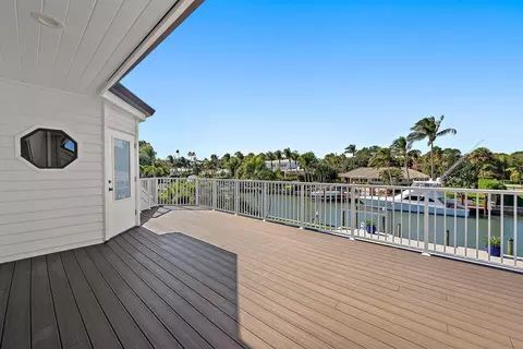 Exterior - 19 Island Rd, Stuart, FL 34996 photo 3 of 11