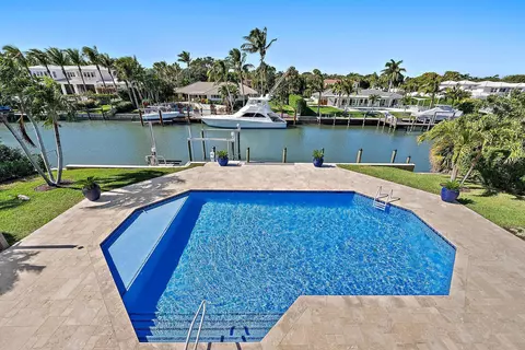 Exterior - 19 Island Rd, Stuart, FL 34996 photo 2 of 11